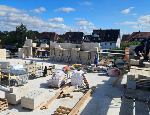Das zweite Stockwerk wird gemauert